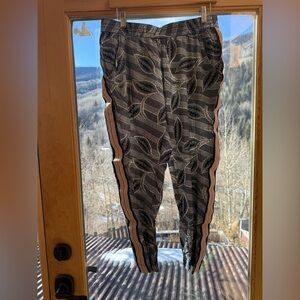 Stylish Black and Gray Leaf Patterned Women's Pants